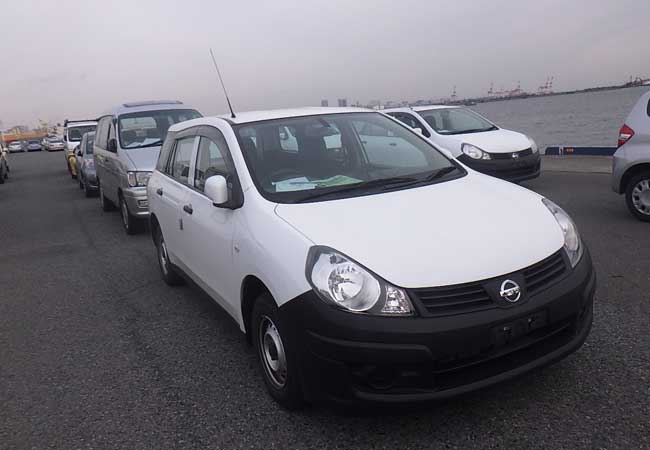 Nissan AD Van