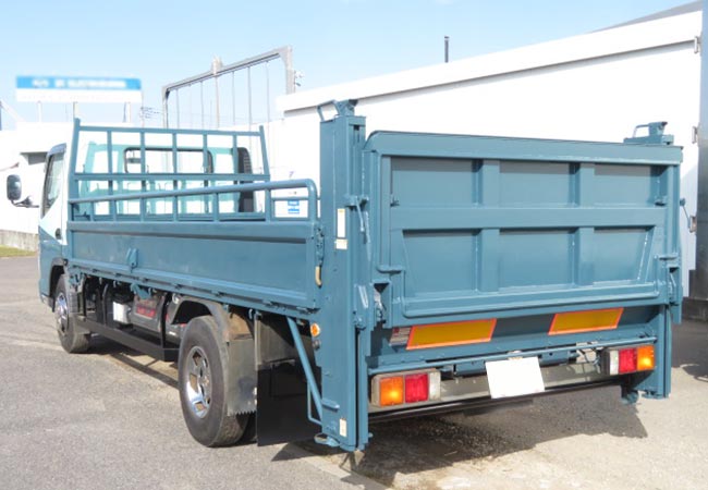 Download Used Mitsubishi Canter Trucks 2007 Model In Green Used Cars Stock 62141 Cso Japan PSD Mockup Templates