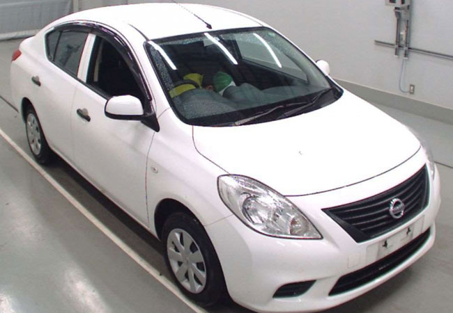 Nissan latio 2015