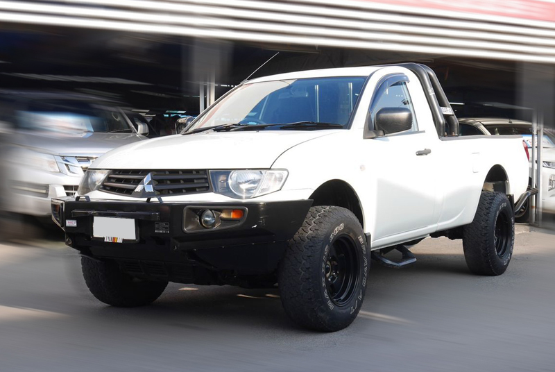 Mitsubishi / Triton 2015