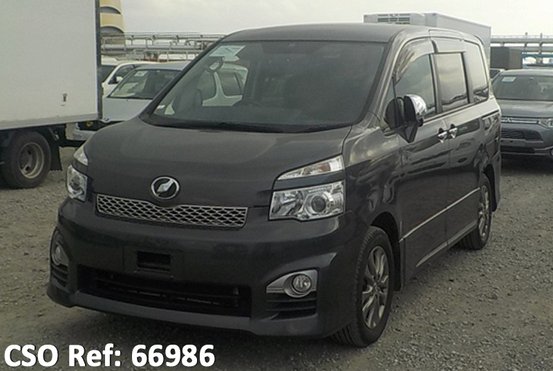 Toyota / Voxy 2012