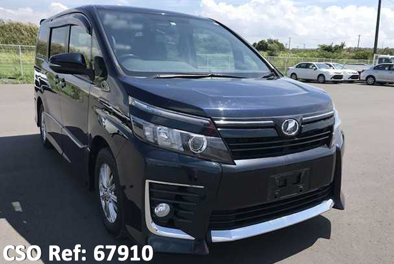 Toyota / Voxy 2014