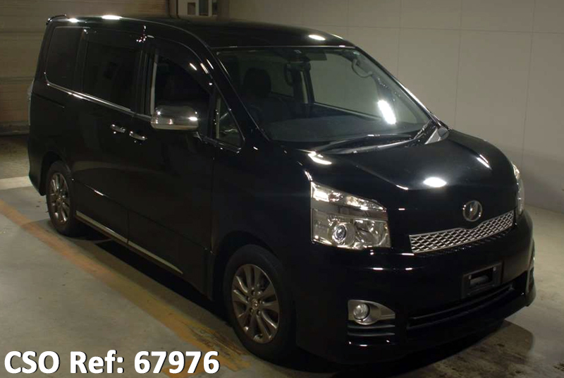 Toyota / Voxy 2013