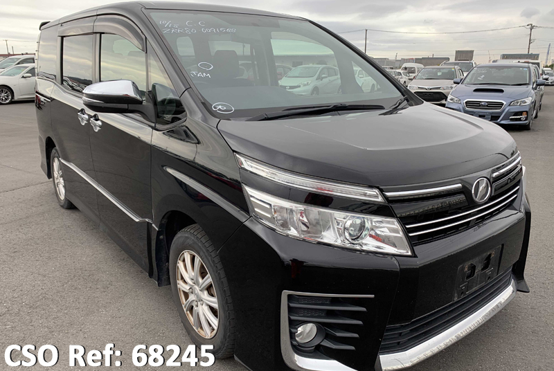 Toyota / Voxy 2014