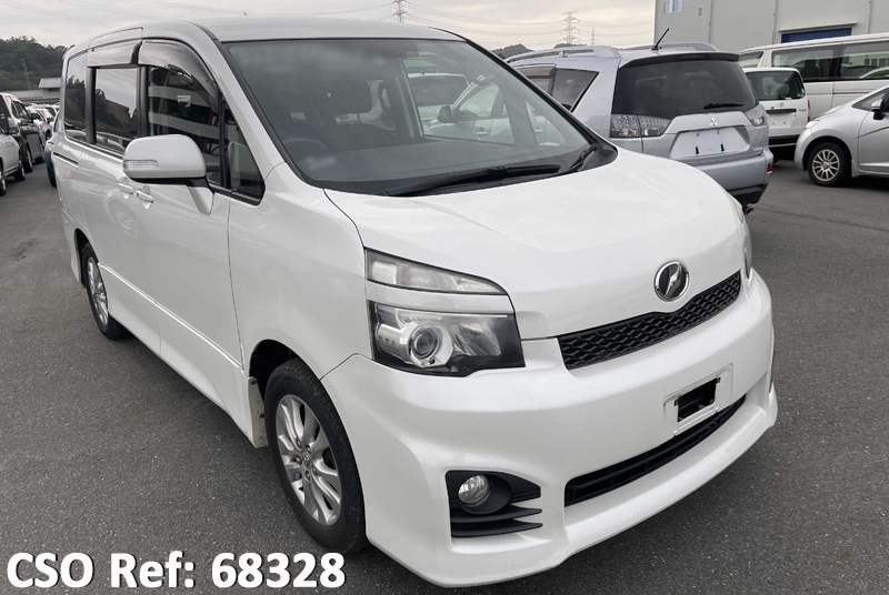 Toyota / Voxy 2013