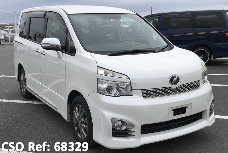 Toyota / Voxy 2012