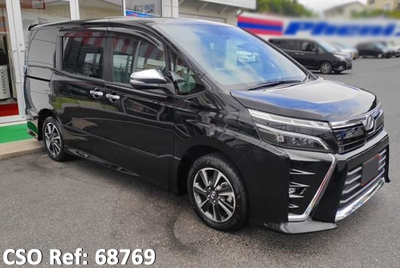 Toyota / Voxy 2017