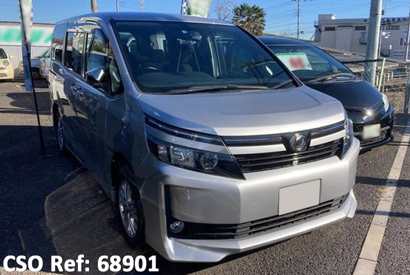 Toyota / Voxy 2015