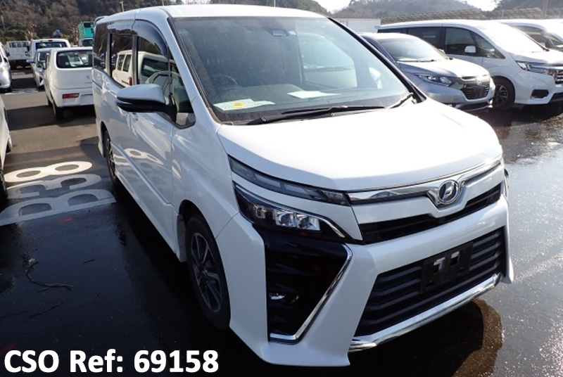 Toyota / Voxy 2017