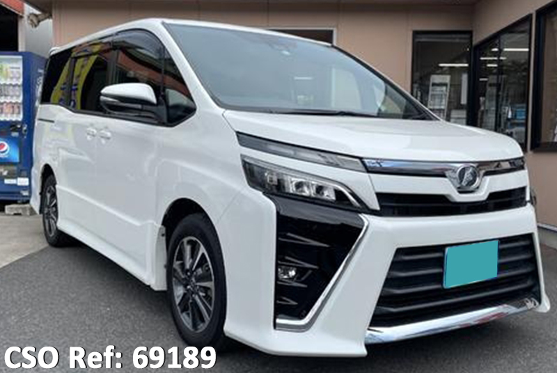 Toyota / Voxy 2017