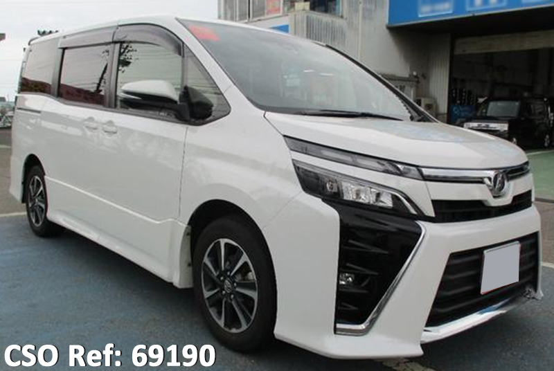 Toyota / Voxy 2017