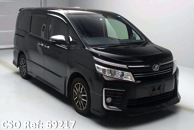 Toyota / Voxy 2015