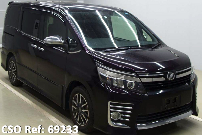 Toyota / Voxy 2014