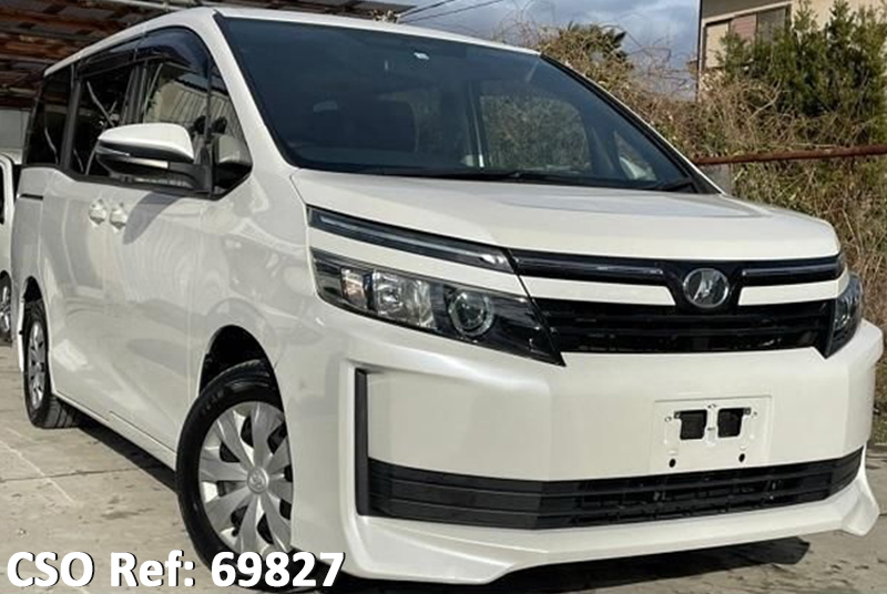 Toyota / Voxy 2014