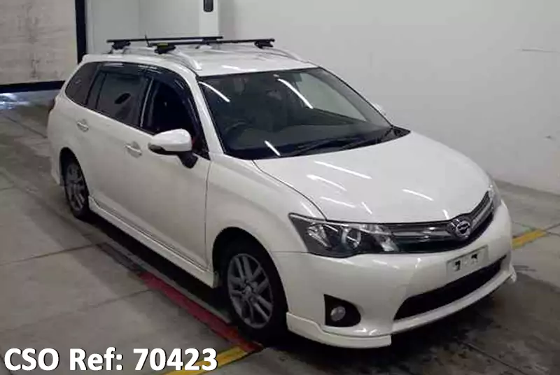 Toyota / Corolla Fielder 2015