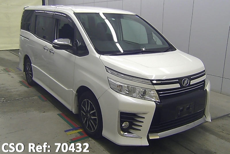 Toyota / Voxy 2015