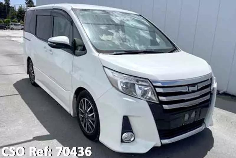 Toyota / Noah 2015