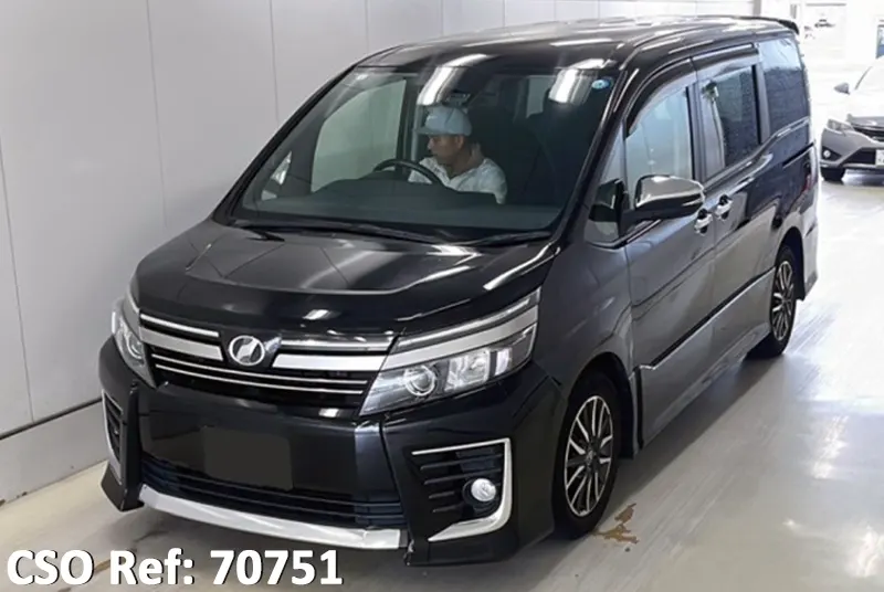 Toyota / Voxy 2016