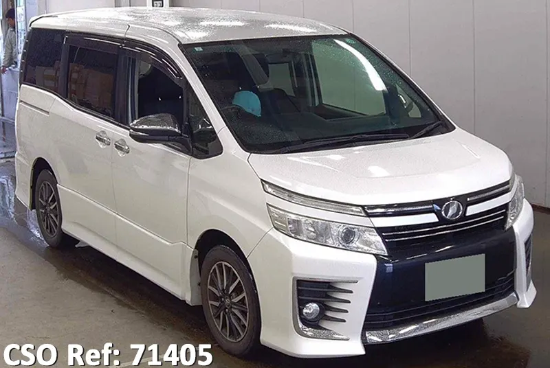 Toyota / Voxy 2015