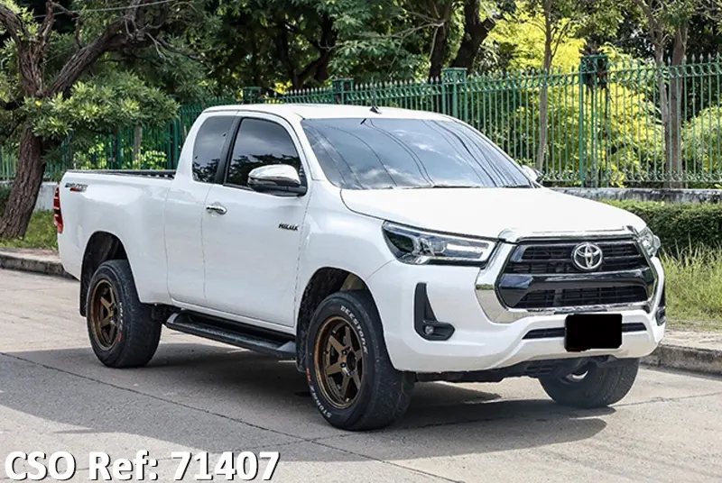 toyota hilux_revo 2023 White