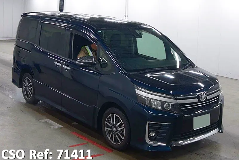 Toyota voxy 2016 Black