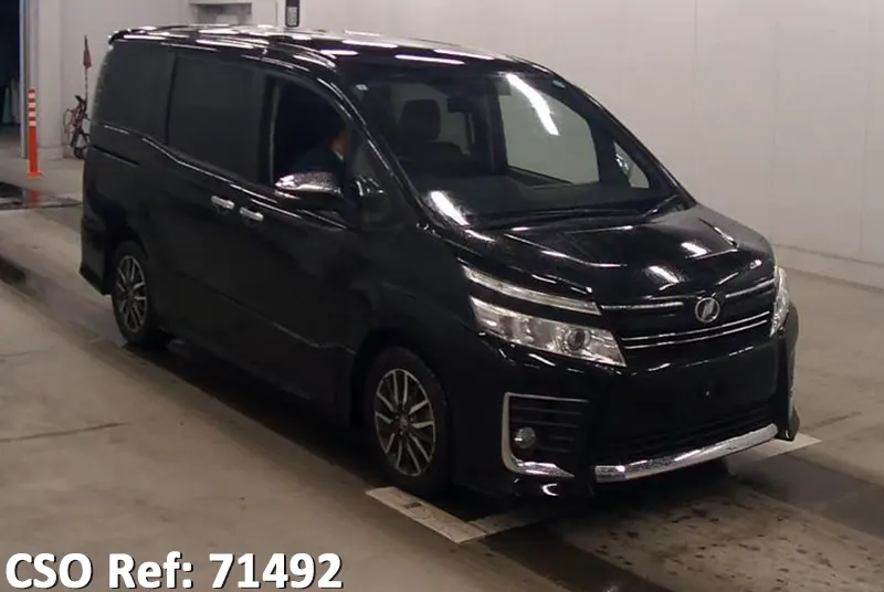 Toyota / Voxy 2015
