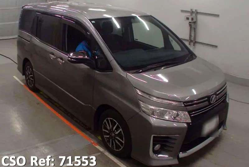 Toyota / Voxy 2015