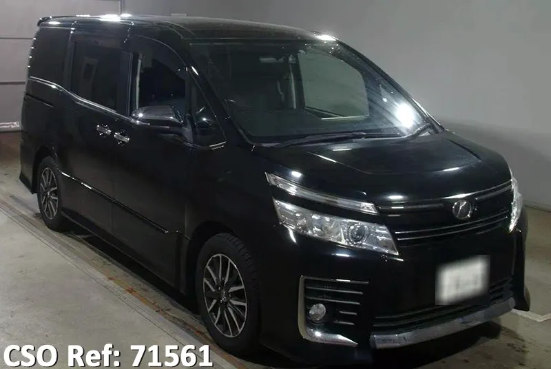 Toyota / Voxy 2015