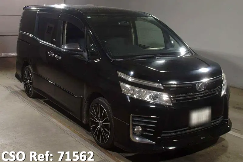 Toyota / Voxy 2015
