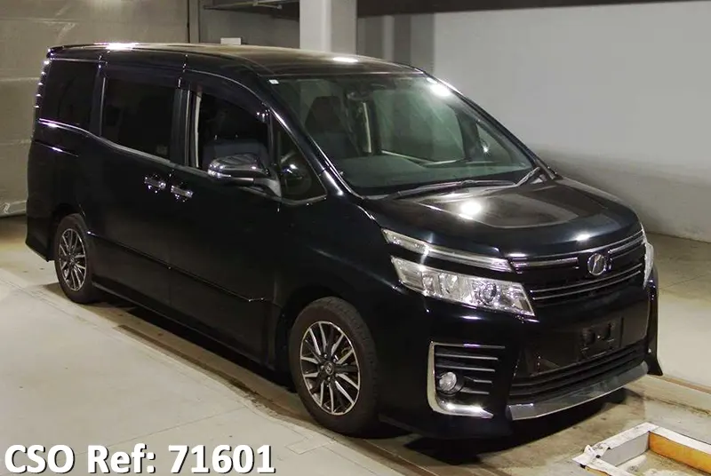Toyota / Voxy 2015