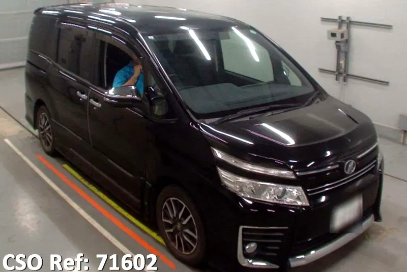 Toyota / Voxy 2015
