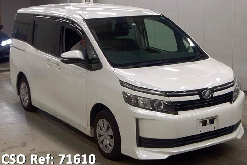 Toyota / Voxy 2016