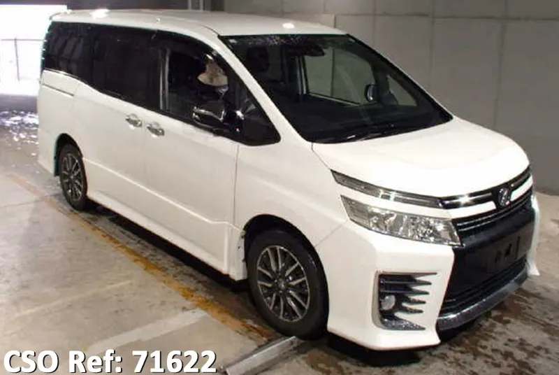 Toyota / Voxy 2016