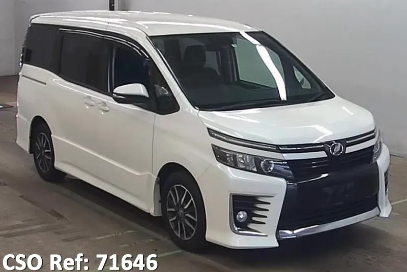Toyota / Voxy 2016
