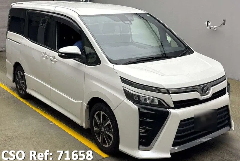 Toyota / Voxy 2017