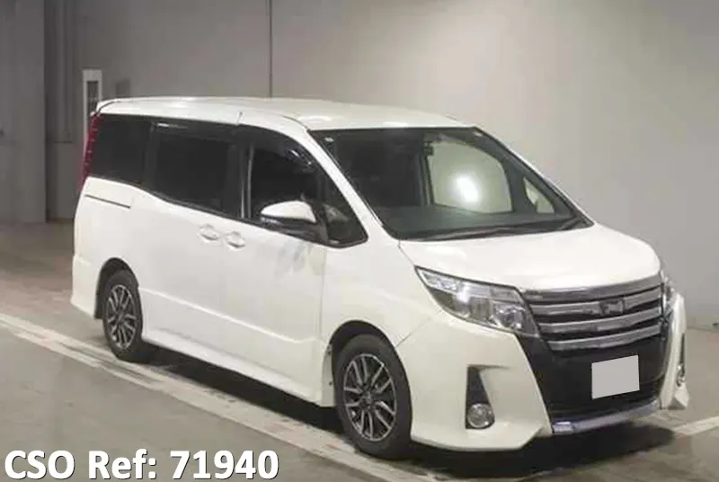 Toyota / Noah 2015
