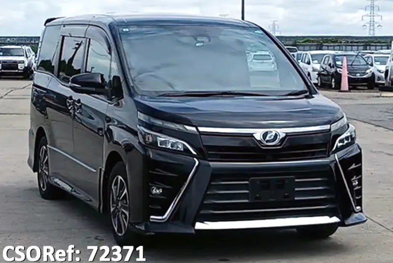 Toyota / Voxy 2017
