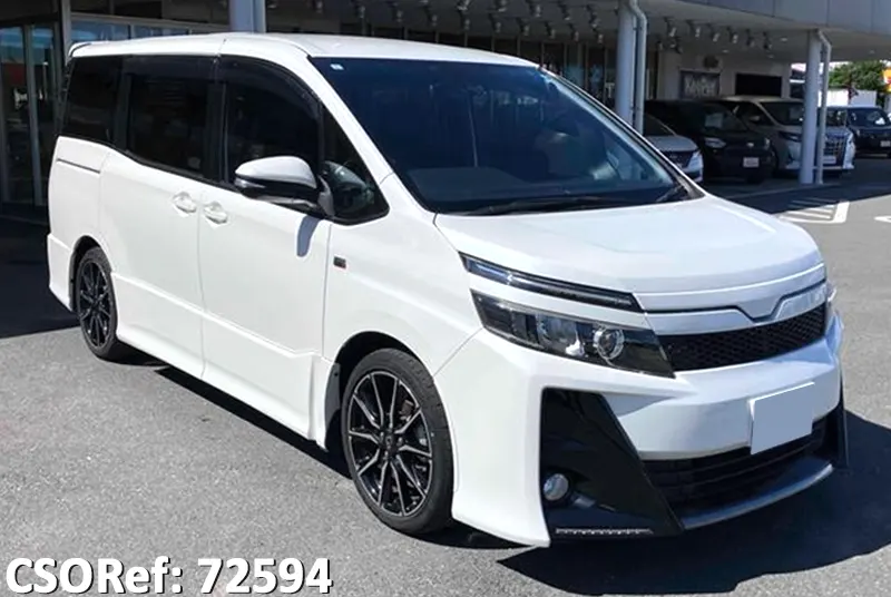 Toyota / Voxy 2017