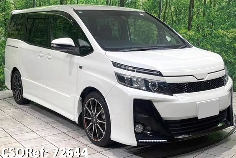 Toyota / Voxy 2017