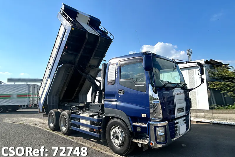 Isuzu giga 2014 Blue